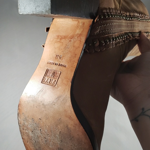 Frye Bella Low Flower Pull-On Boots - Picture 6 of 8